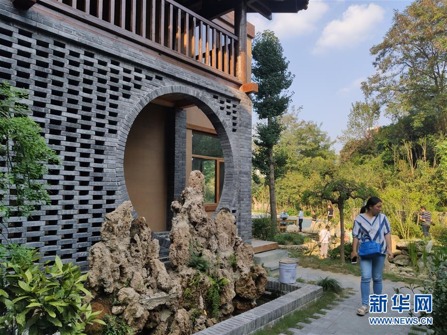 （走向我們的小康生活&middot;圖文互動(dòng)）（1）游客來(lái)了，小康近了&mdash;&mdash;生態(tài)旅游引領(lǐng)湖北山區(qū)蝶變二三事