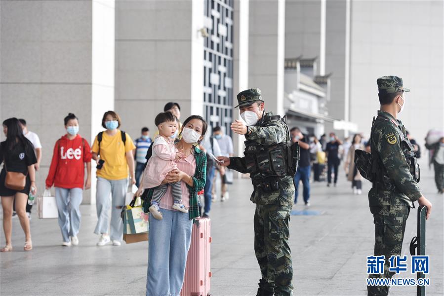 （圖文互動(dòng)）（5）武警官兵&ldquo;雙節(jié)&rdquo;堅(jiān)守戰(zhàn)位保平安