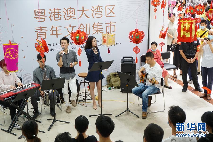 （新華全媒頭條&middot;圖文互動）（10）流動中國折射復(fù)蘇新氣象&mdash;&mdash;透視&ldquo;十一&rdquo;黃金周