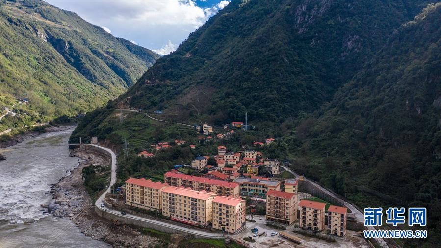 （決戰(zhàn)決勝脫貧攻堅(jiān)&middot;圖文互動(dòng)）（3）搬遷點(diǎn)的快樂(lè)事&mdash;&mdash;云南努力讓搬遷群眾安居樂(lè)業(yè)