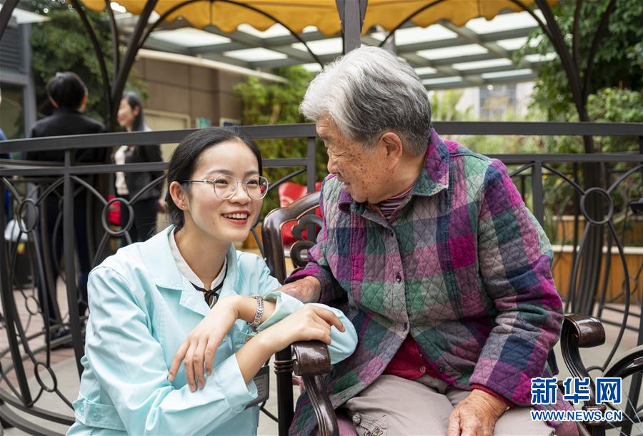 （新華全媒頭條&middot;五中全會(huì)精神在基層&middot;圖文互動(dòng)）（3）奮發(fā)新青年　逐夢(mèng)新征程&mdash;&mdash;各地青年學(xué)習(xí)貫徹落實(shí)五中全會(huì)精神觀察