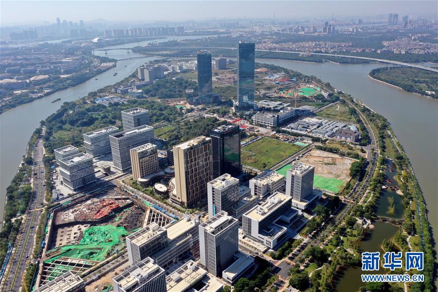 （新華全媒頭條&middot;五中全會(huì)精神在基層&middot;圖文互動(dòng)）（7）奮發(fā)新青年　逐夢(mèng)新征程&mdash;&mdash;各地青年學(xué)習(xí)貫徹落實(shí)五中全會(huì)精神觀察