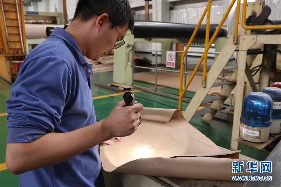 （全面建成小康社會(huì)&ldquo;百城千縣萬(wàn)村調(diào)研行&rdquo;&middot;圖文互動(dòng)）（3）產(chǎn)業(yè)強(qiáng)起來(lái) 精神富起來(lái)&mdash;&mdash;廣東潢涌&ldquo;落后地&rdquo;變&ldquo;明星村&rdquo;的小康之路