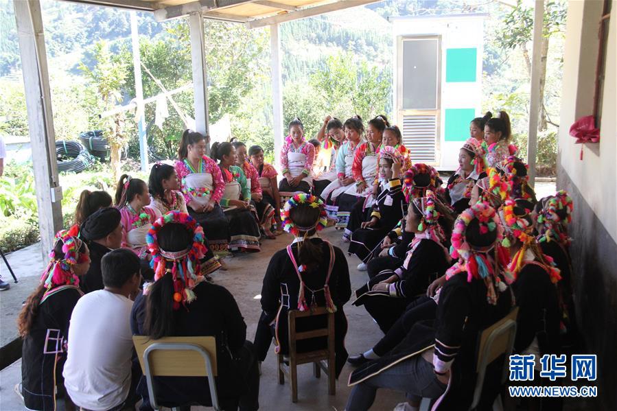 （五中全會精神在基層&middot;圖文互動）（5）天津、福建、廣東、云南等地創(chuàng)新形式讓黨的十九屆五中全會精神&ldquo;飛入尋常百姓家&rdquo;