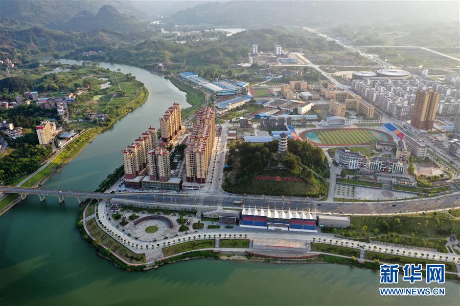 （新華全媒頭條&middot;兩會(huì)特別報(bào)道&middot;圖文互動(dòng)）（2）齊心協(xié)力 砥礪奮進(jìn)&mdash;&mdash;2020年全國(guó)兩會(huì)凝聚起決戰(zhàn)決勝的強(qiáng)大力量