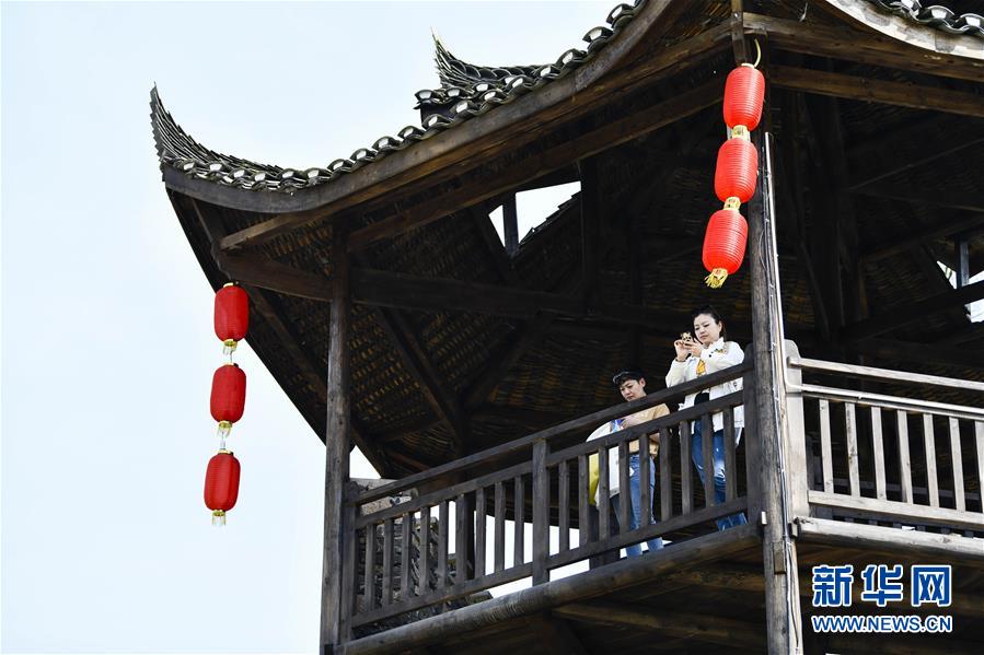 （新華全媒頭條&middot;圖文互動(dòng)）（20）從人民中汲取磅礴力量&mdash;&mdash;習(xí)近平總書(shū)記同出席2020年全國(guó)兩會(huì)人大代表、政協(xié)委員共商國(guó)是紀(jì)實(shí)