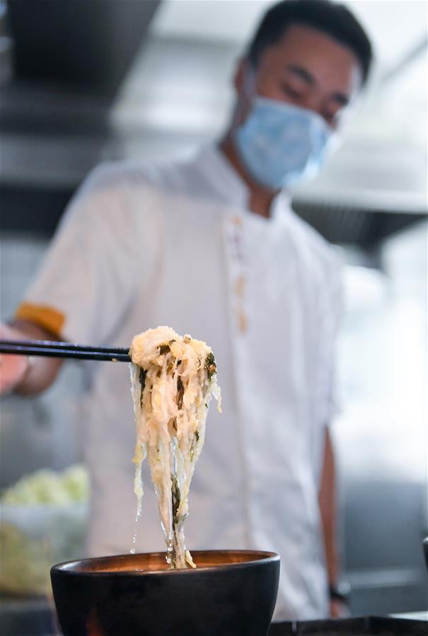 （在習近平新時代中國特色社會主義思想指引下&mdash;&mdash;新時代新作為新篇章&middot;習近平總書記關(guān)切事&middot;圖文互動）（1）讓&ldquo;舌尖上的節(jié)約&rdquo;成為習慣&mdash;&mdash;全社會營造浪費可恥、節(jié)約為榮的氛圍掃描