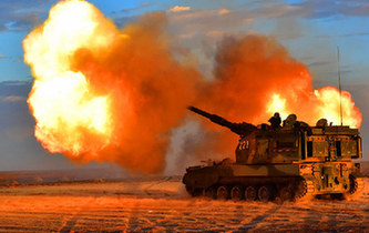 戈壁大漠上演自行火炮分隊對抗，場面霸氣！