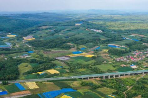 長(zhǎng)白山下生態(tài)縣：倚綠生金，以景換銀