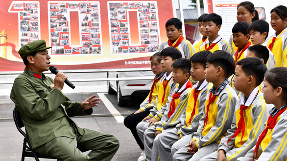 山東臺(tái)兒莊：村里來了&ldquo;學(xué)黨史惠民&rdquo;小分隊(duì)