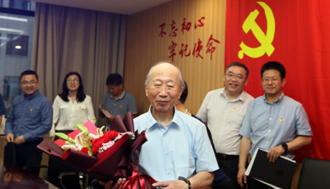 新黨員陳振新：&ldquo;雖已耄耋，紅心向黨！&rdquo;