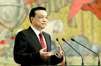 &ldquo;萬事民為先&rdquo;&mdash;&mdash;記中共中央政治局常委李克強