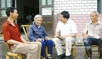 &ldquo;一離開群眾，內(nèi)心就感到孤獨&rdquo;&mdash;記&ldquo;鄉(xiāng)村判官&rdquo;楊斌圣