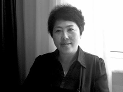 塵土飛揚(yáng)的農(nóng)村土路變水泥路