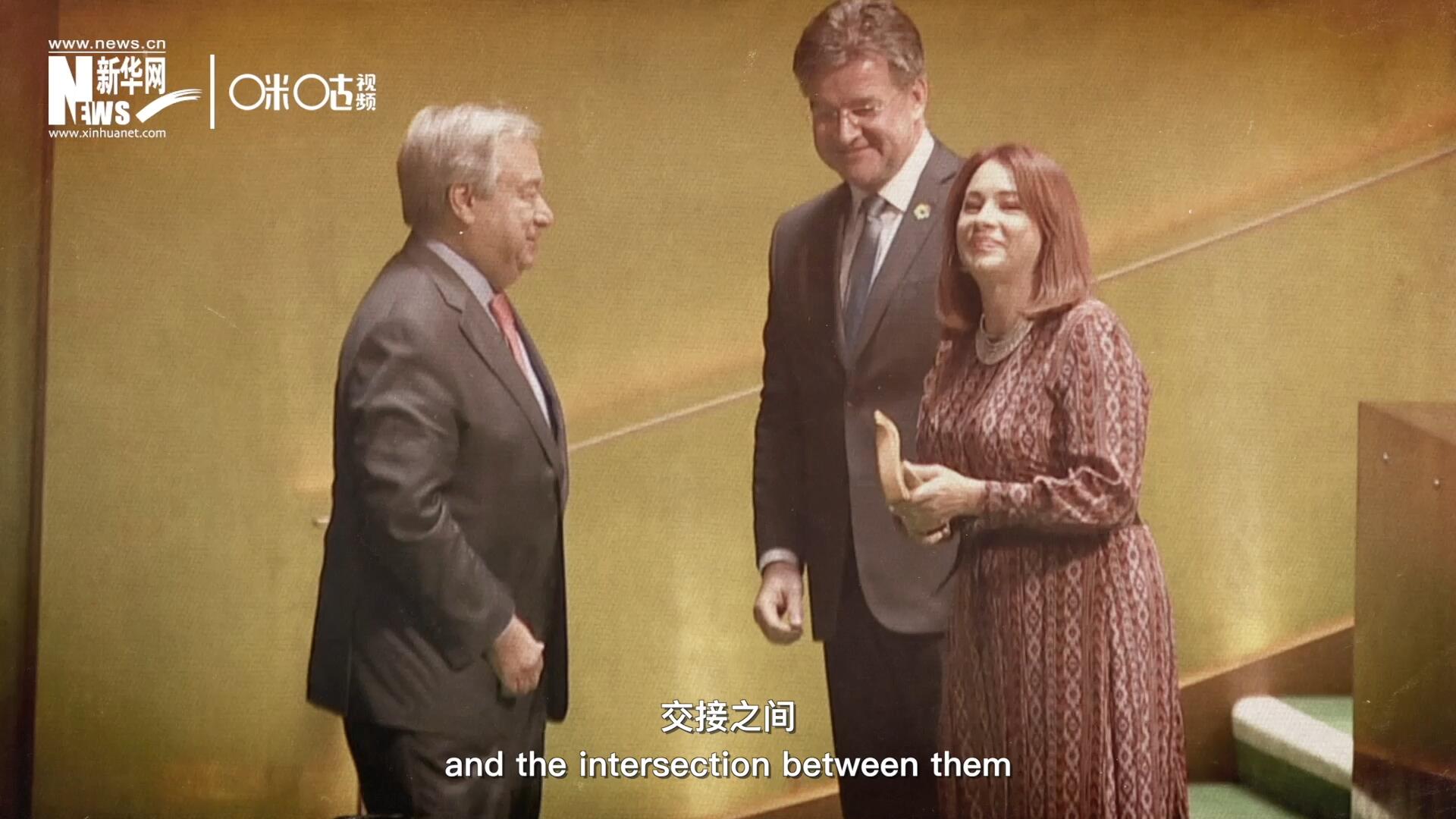 一起一落，交接之間，除了莊嚴(yán)的儀式感，更是使命的傳承。