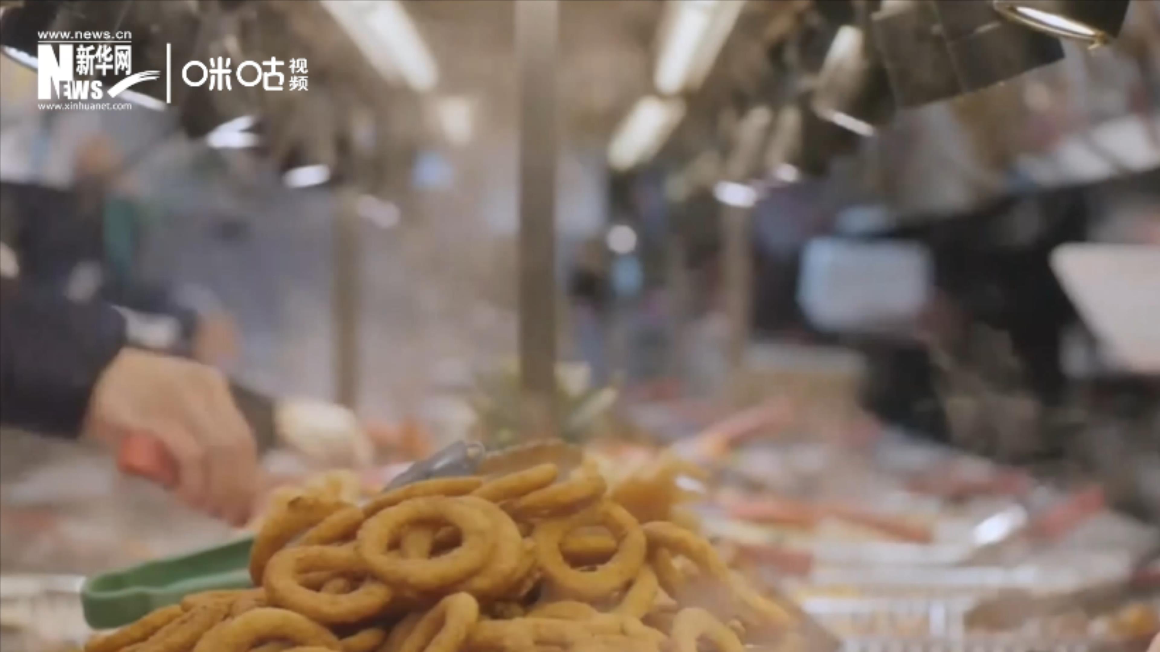 成噸的糧食遭到損失或浪費(fèi)，同時(shí)也有很多人正在挨餓