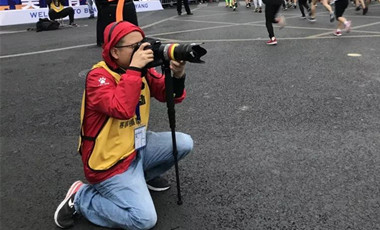 影像馬拉松③|拍馬拉松的人：一邊是理想，一邊是現(xiàn)實