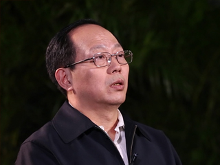 如何發(fā)展壯大體育產業(yè)？