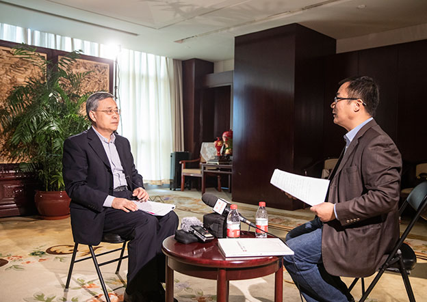 充分調(diào)動(dòng)信貸、債券、股權(quán)、理財(cái)、信托、保險(xiǎn)等各類(lèi)金融資源