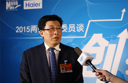 &ldquo;面對這種新型的、農(nóng)業(yè)轉(zhuǎn)型的項(xiàng)目，政府各級部門也都在研究怎么落實(shí)，還有很多細(xì)節(jié)上的問題。&rdquo;