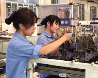 見過(guò)發(fā)動(dòng)機(jī)是如何裝配的嗎？