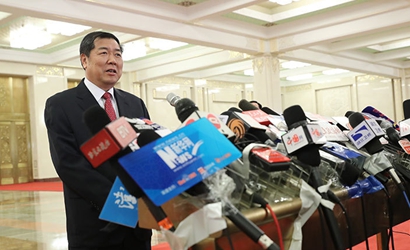 何立峰：2016年實現(xiàn)了穩(wěn)增長、穩(wěn)就業(yè)