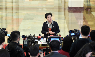 中國氣象局局長(zhǎng)劉雅鳴接受采訪