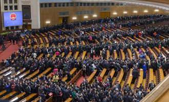 閉幕會(huì)結(jié)束后，代表離開會(huì)場(chǎng)