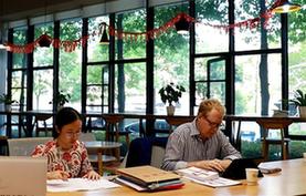 中國成就，世界矚目&mdash;&mdash;來自基層蹲點現(xiàn)場的報道