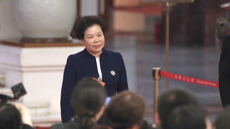 劉雅鳴步入&ldquo;部長通道&rdquo;，準(zhǔn)備接受采訪