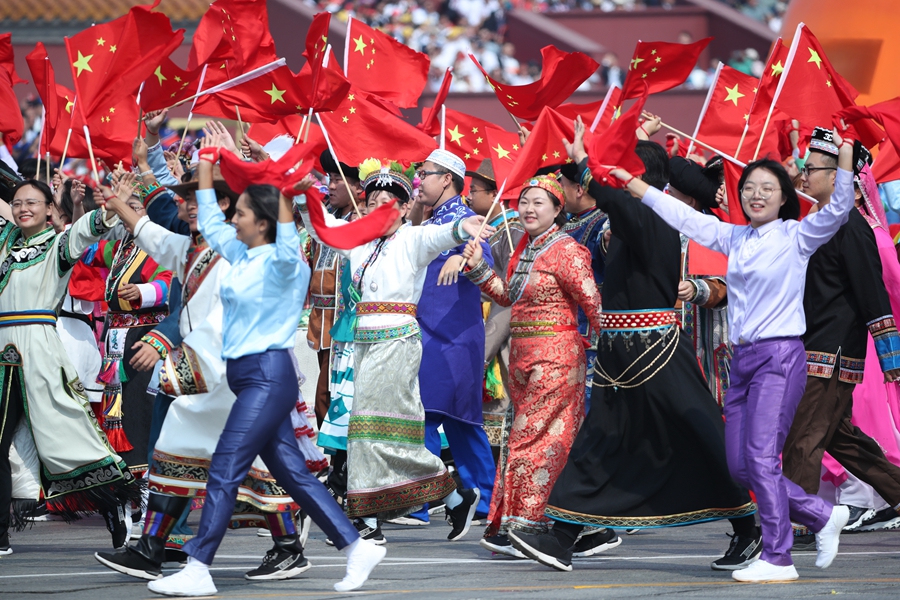 群眾大游行，歡樂(lè)的海洋！