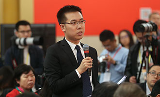中央電視臺、中國國際電視臺記者提問