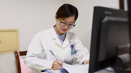 有才！這位女醫(yī)生自創(chuàng)說唱視頻，讓科普更&ldquo;接地氣&rdquo;