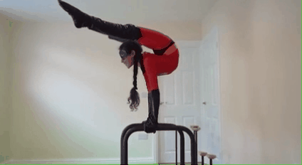 超強天賦 12歲女孩身體柔軟可&ldquo;三重折疊&rdquo;