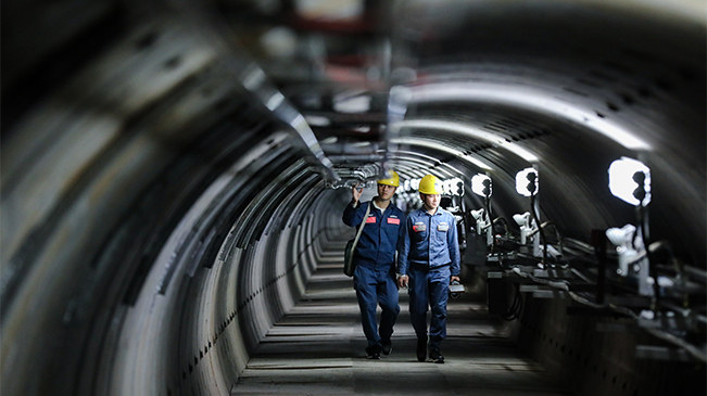 新春走基層丨&ldquo;機(jī)器人&rdquo;保供電？這個(gè)春節(jié)很有科技范兒！