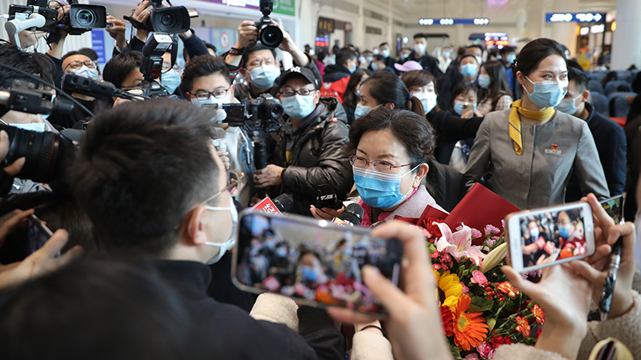 武漢櫻花爛漫，抗疫英雄歸來(lái)