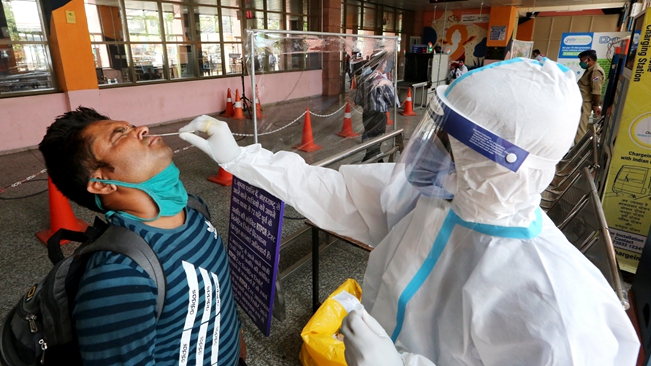 日增確診34萬(wàn)6786例！印度疫情數(shù)據(jù)再創(chuàng)新高