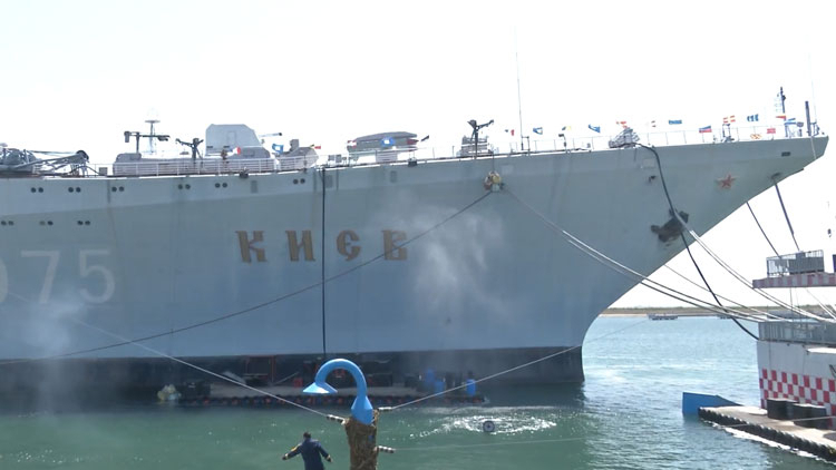 驚險(xiǎn)刺激！打卡國(guó)內(nèi)唯一的航母主題公園，讓到場(chǎng)游客大呼過(guò)癮