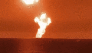 驚人！火光沖天 里海海面發(fā)生巨大爆炸