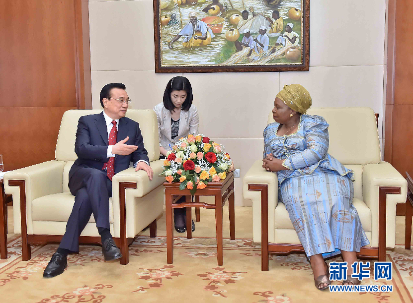 5月5日，中國國務院總理李克強在亞的斯亞貝巴非洲聯(lián)盟總部會見非盟委員會主席祖馬。 新華社記者李濤攝