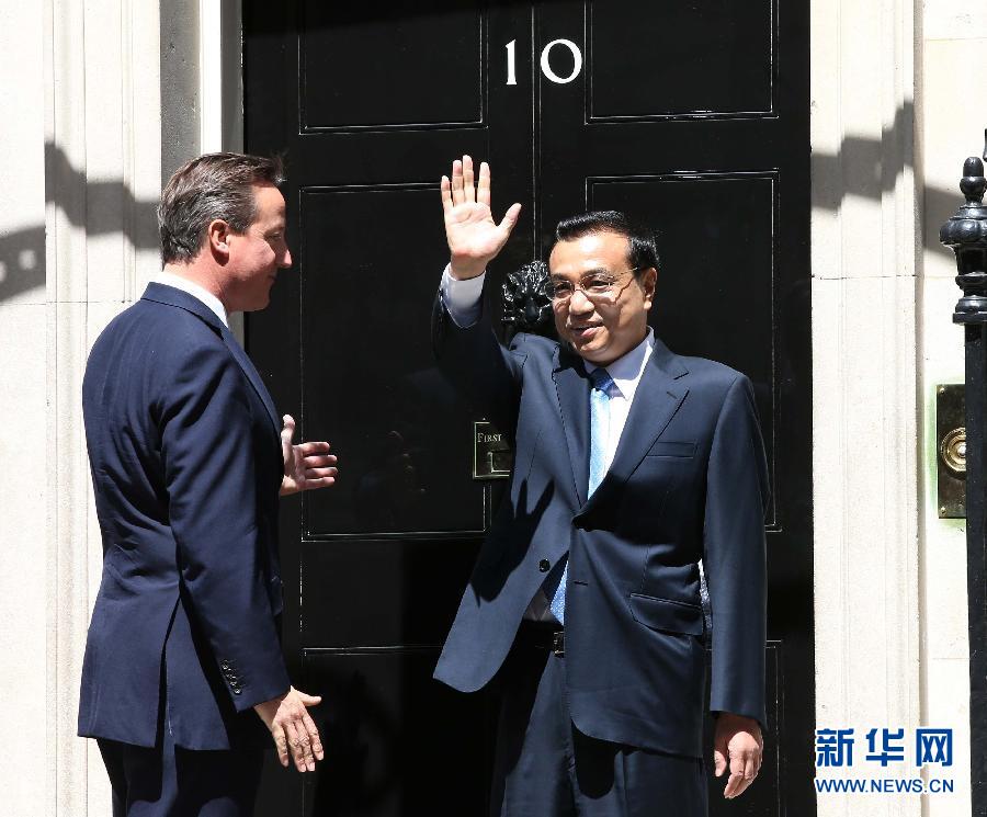 6月17日，中國國務(wù)院總理李克強在倫敦唐寧街10號首相府同英國首相卡梅倫舉行中英總理年度會晤。新華社記者 龐興雷 攝