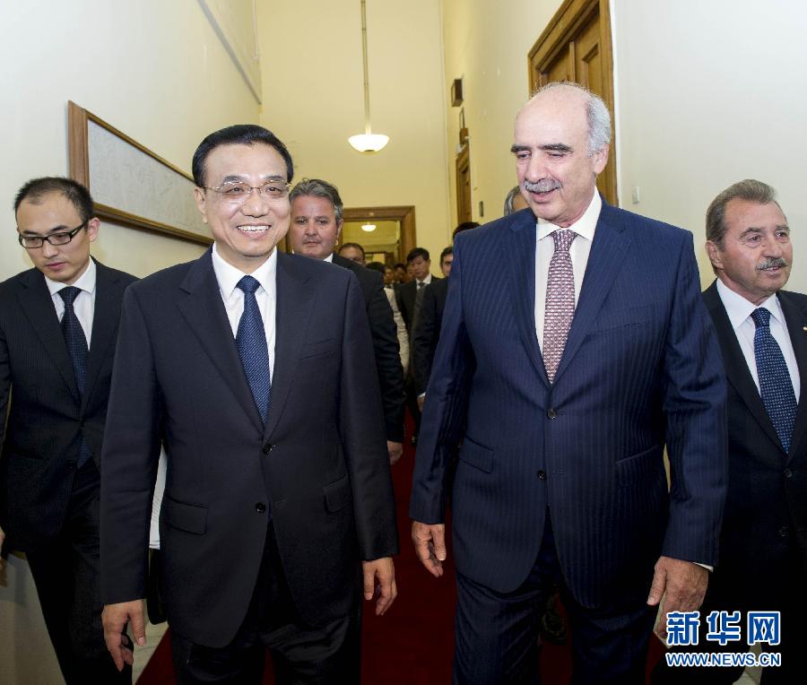 6月19日，國務(wù)院總理李克強(qiáng)在希臘議會大廈會見希臘議長米馬拉基斯。新華社記者 王曄 攝