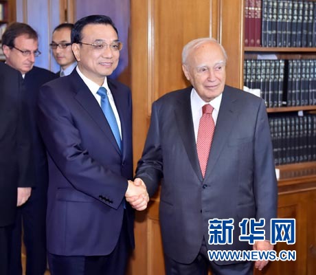 6月20日，國(guó)務(wù)院總理李克強(qiáng)在雅典總統(tǒng)府會(huì)見(jiàn)希臘總統(tǒng)帕普利亞斯。 新華社記者 李濤 攝