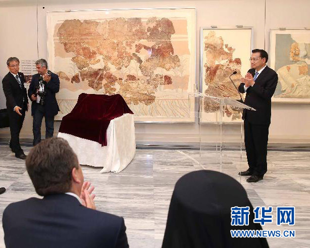 6月21日，國務(wù)院總理李克強與希臘總理薩馬拉斯共同出席希臘伊拉克利翁博物館新館開館儀式并發(fā)表講話。 新華社記者 龐興雷 攝 