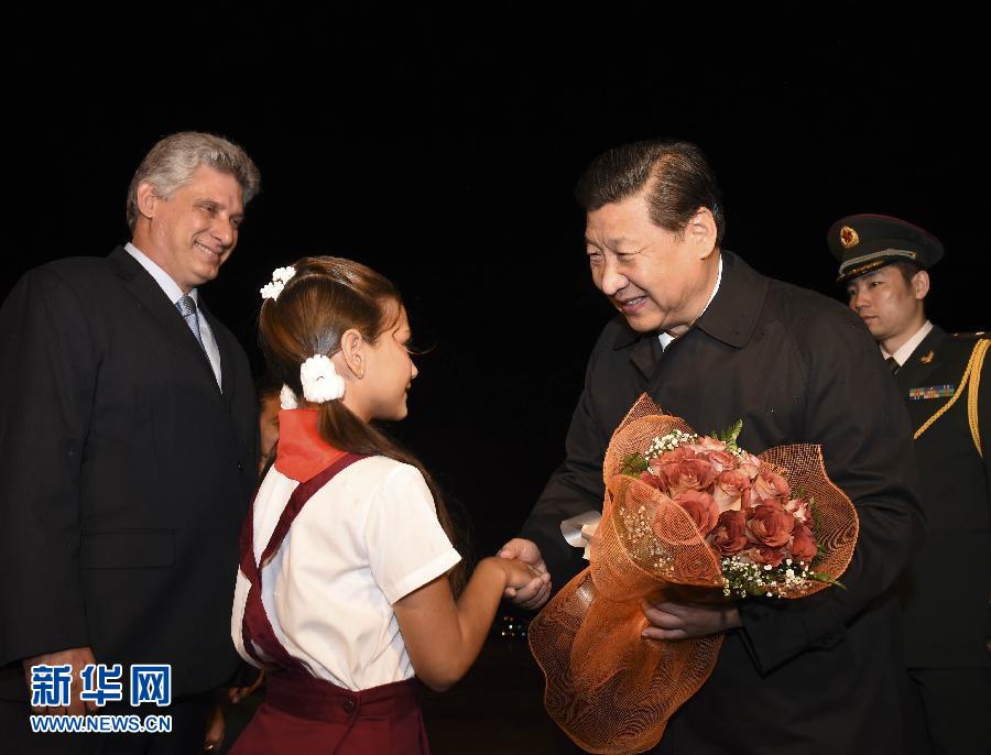 當?shù)貢r間7月21日晚9時許，國家主席習近平乘坐的專機抵達哈瓦那何塞&middot;馬蒂國際機場，開始對古巴進行國事訪問。新華社記者李學仁攝