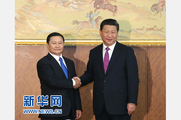8月22日，國家主席習(xí)近平在烏蘭巴托會見蒙古國總理阿勒坦呼亞格。 新華社記者龐興雷攝 