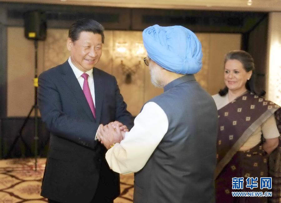 9月19日，國家主席習(xí)近平在新德里會見印度國大黨主席索尼婭&middot;甘地和前總理辛格。 新華社記者張鐸攝