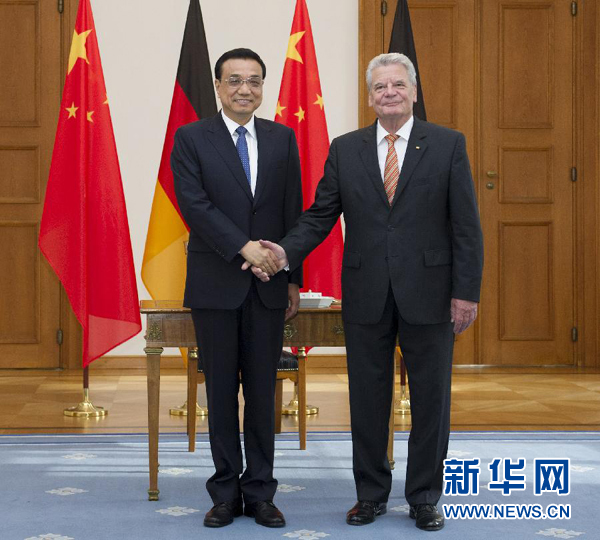 10月10日，國務(wù)院總理李克強在柏林會見德國總統(tǒng)高克。 新華社記者 王曄 攝 