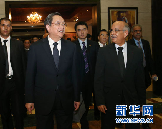 11月3日，全國政協(xié)主席俞正聲在拉巴特與摩洛哥參議長比亞迪拉進(jìn)行會談。 新華社記者 劉衛(wèi)兵 攝