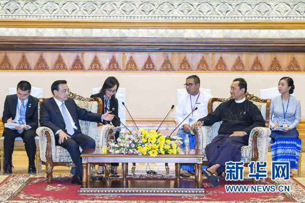 11月14日，中國國務(wù)院總理李克強(qiáng)在內(nèi)比都會(huì)見緬甸聯(lián)邦議會(huì)議長(zhǎng)兼人民院議長(zhǎng)吳瑞曼。新華社記者 王曄 攝